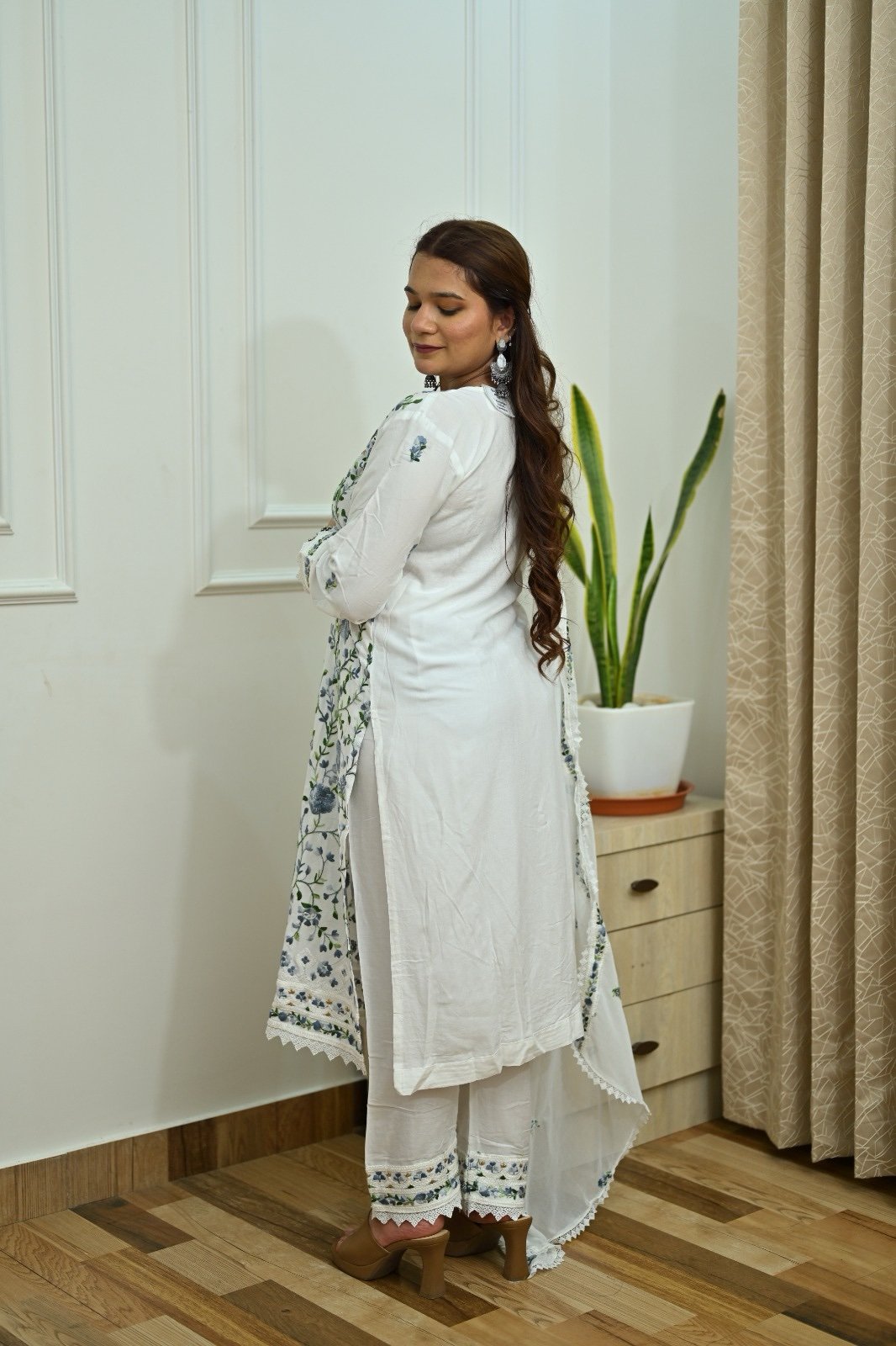 Kasmiri suit with blue embroidery - Image 7
